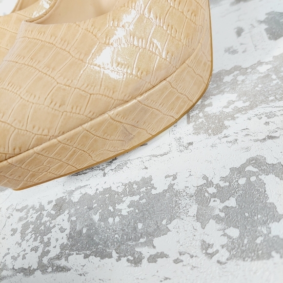 Gianni Bini Croc Print Slip On Tan Leather Platform High Heels V362 - Picture 5 of 12